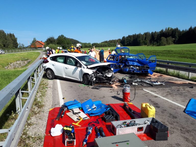 VU schwer, Person eingeklemmt